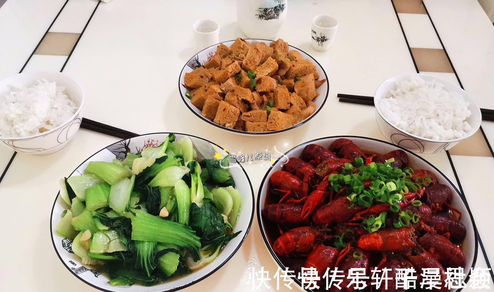 冻结实|我家午餐3道菜,花了20块钱,老两口吃得连汤都不剩,网友馋了