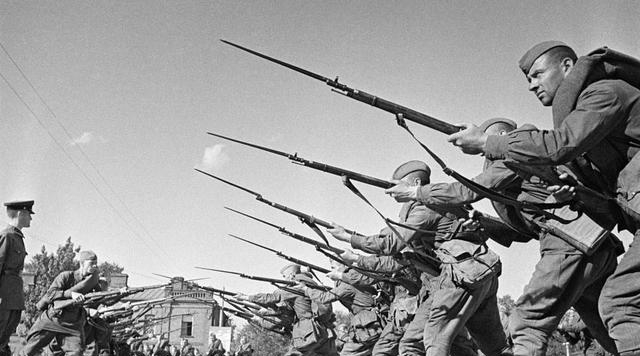 老油条|苏联空军在诺门罕从未胜过日军，如何扭转局面？48名老油条是关键