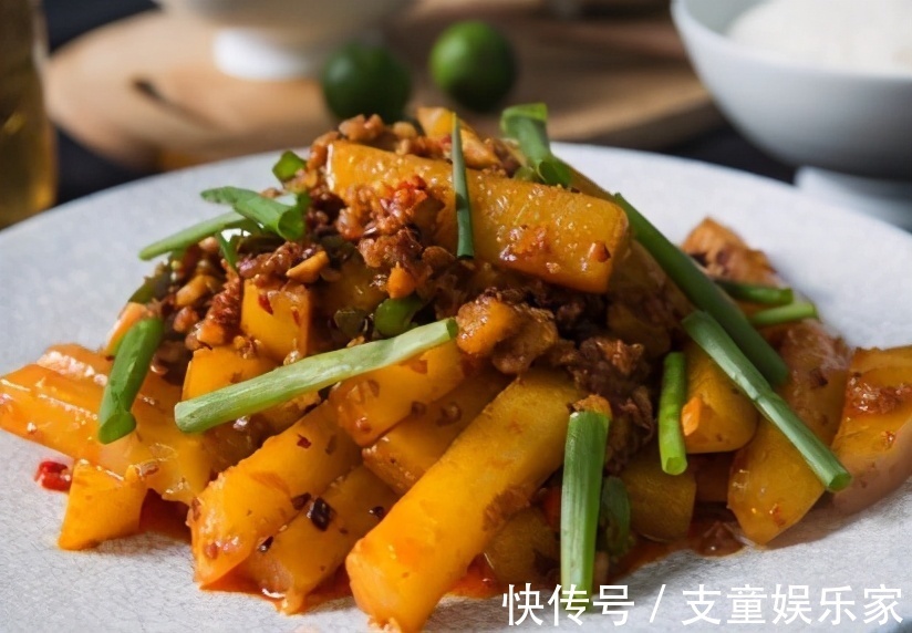 尖椒|女性不想老太快,学会吃三种美食,预防便秘,也能减肥瘦身