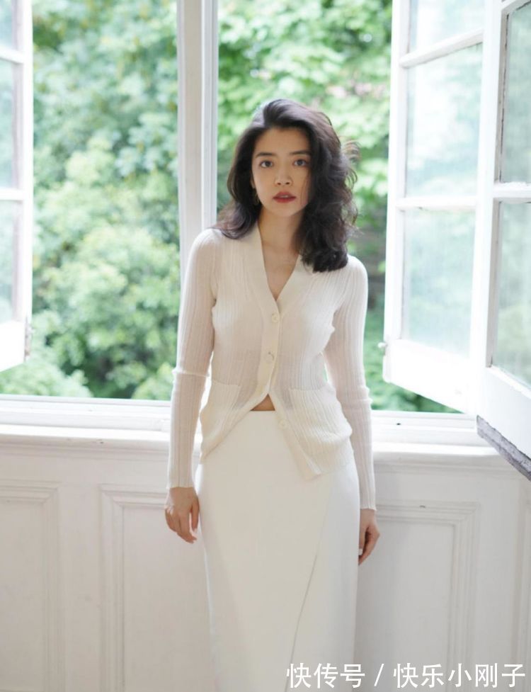半身裙|针织衫搭配时尚半身裙,呈现女人温婉大气的一面,优雅又时尚