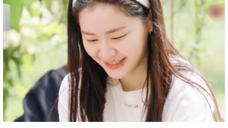 蘑菇|張藝興接替黃磊當主廚，做菜抓住金靖的胃，兩人斗舞聊天笑聲不斷