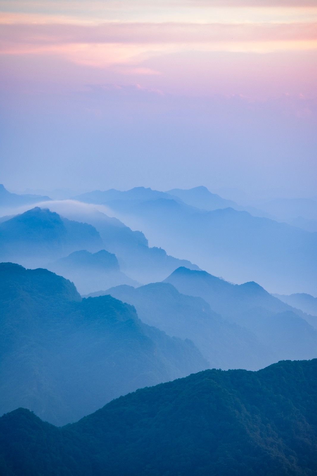 闲游|闲游武当山—云雾中的武当之巅气势依旧