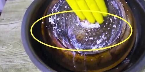 白醋|锅底垢又黑又厚“5个方法”教给你,用后锅底都反光,效果贼好