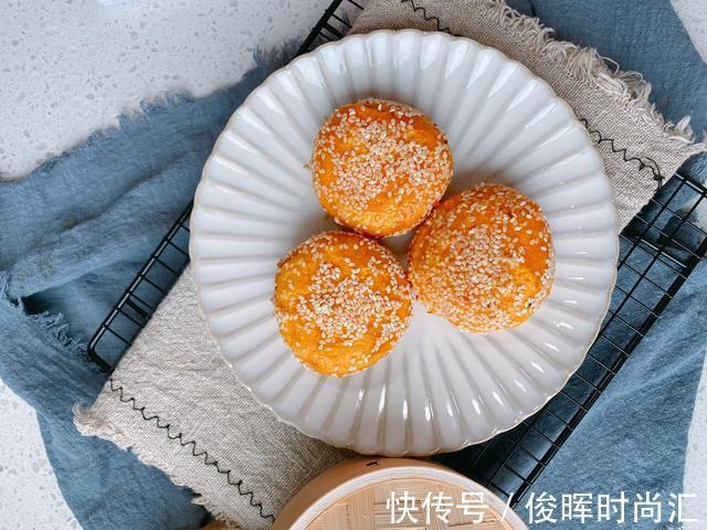 千层饼|南瓜的这个做法火了,加点芝麻,营养丰富,外酥里软比面包还好吃