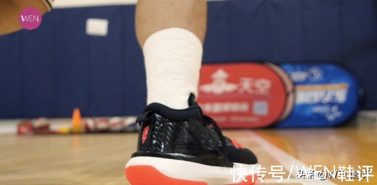 前掌|四百块不到的未来超巨签名鞋，好穿但不推荐的Zion1实战测评