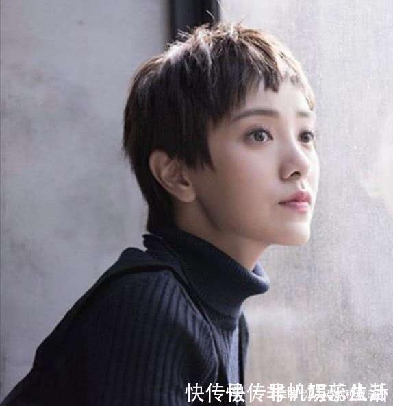 男生|男生觉得很“邋遢”的3个发型,女生却认为很时髦,显老又没气质