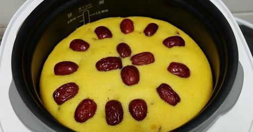 不用烤箱就可制作好吃的早餐蛋糕,简单轻松,直接告别喝粥式早餐