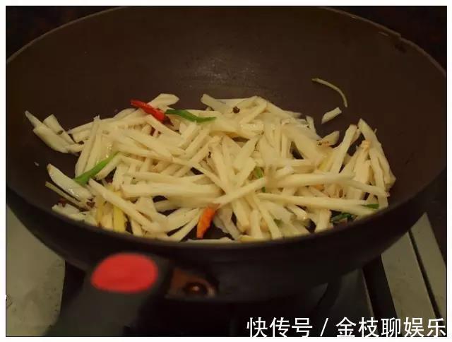 原来炒菜加水都加错了！做菜几十年了，才发现这些秘密