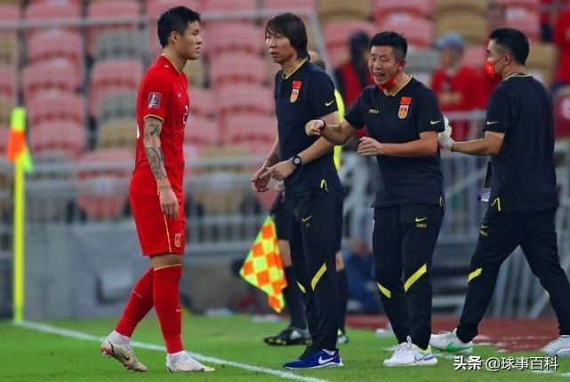 洛国富|有谁注意到李昂的那次失误?国足0-2落后让他彻底崩溃