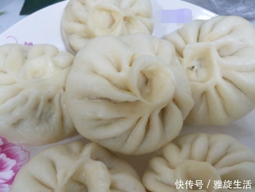 面团|这个包子没有肉却特别鲜,只用俩食材,一个负责香,一个负责鲜!