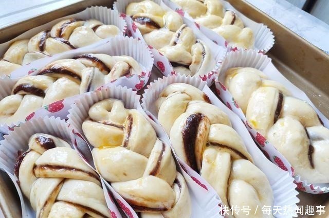 自制|自制超软小面包,学会不用排队买,松软香甜,无添加更健康