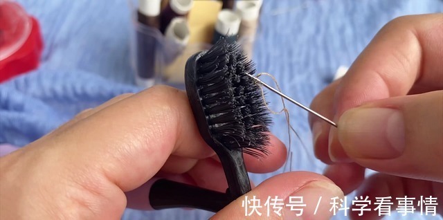 穿针困难不用找人帮，只需一个瓶盖，又快又方便，记得告诉身边人！