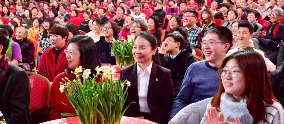 宋丹丹|2021春晚竞争激烈，丁真登上最高舞台，董卿复出众望所归