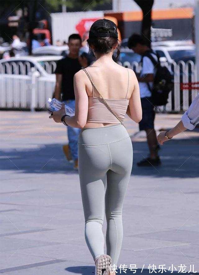 身段 一条显气质的打底裤秀出自己的好身段,简约不失雅致,太漂亮了