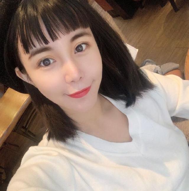 那個(gè)“寧愿坐在寶馬里哭”的拜金女，10年過去了，她現(xiàn)在笑了嗎