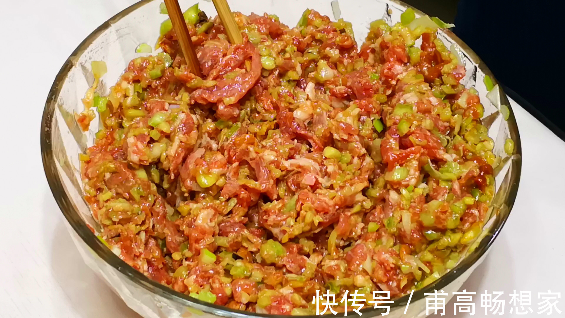 夏天别吃韭菜饺子了，这2种蔬菜便宜又营养，包饺子特香，超好吃