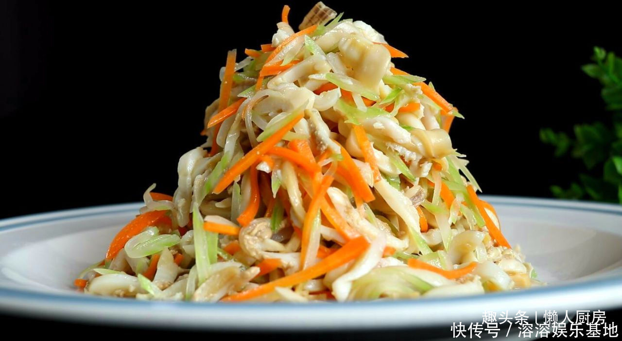 凉拌|夏天最爱吃的凉拌菜,2根芹菜,一点大蛏王,教你做一盘凉拌蛏子