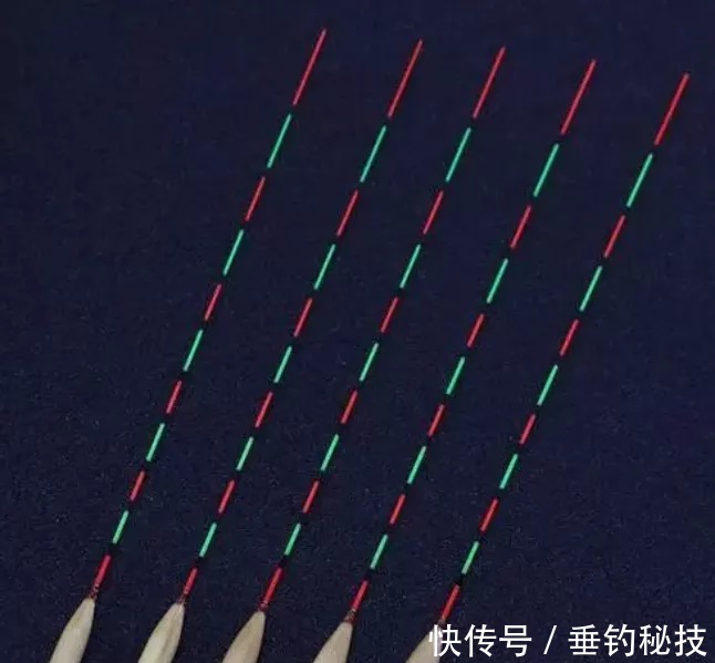 冬季,使用红虫钓鱼的技巧,咬钩稳拿大板子