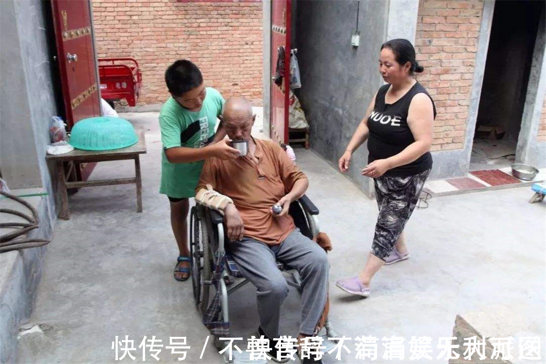 二胎政策|老了才知道,无论生多少个孩子,“最孝顺”自己的总是这一个