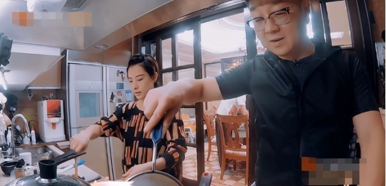 体操冠军刘璇“铁血育儿”,儿子4岁仍不让吃盐,专家:很正确