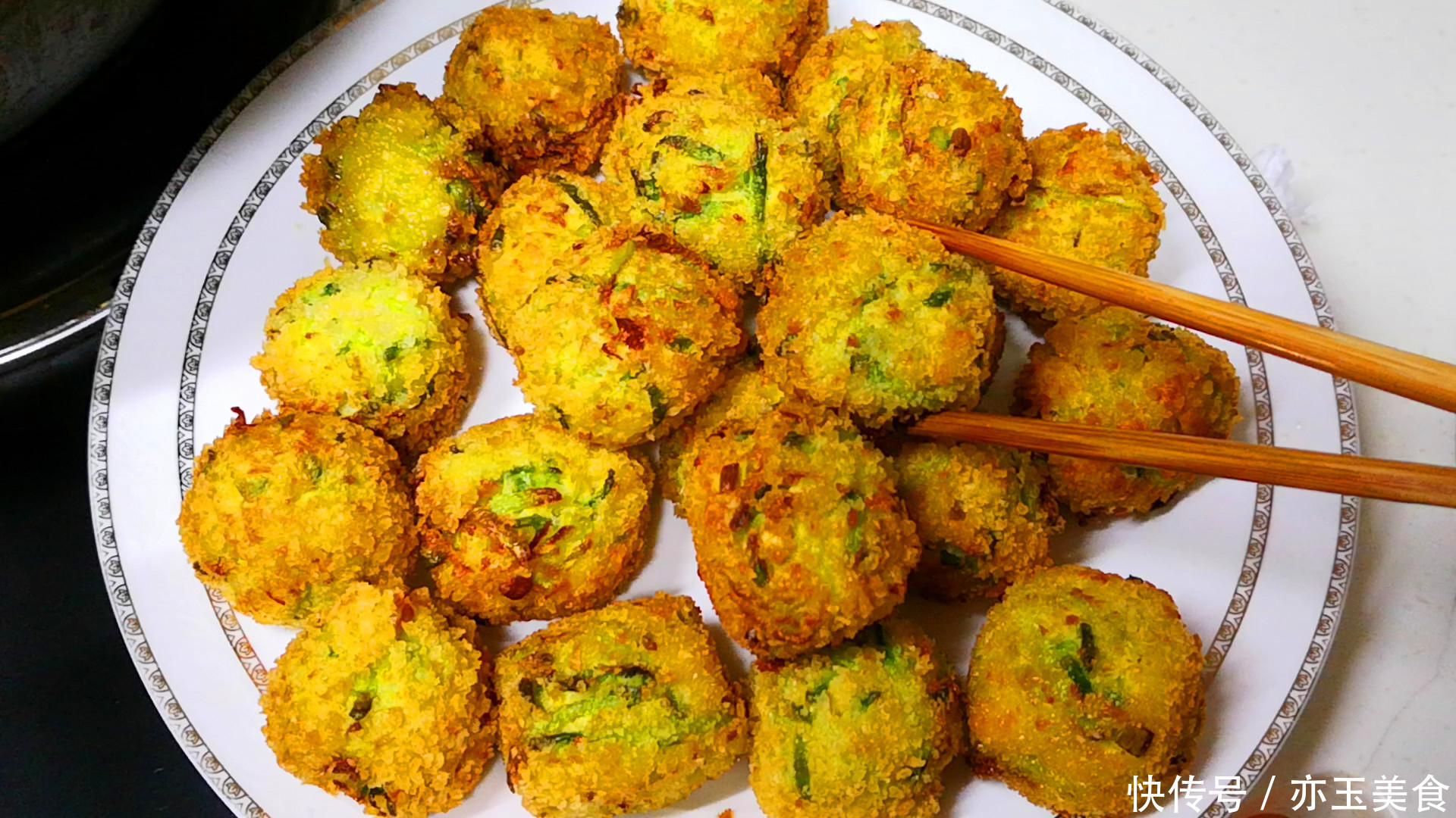 做萝卜丸子,有人用淀粉,有人用面粉,都不对!这才是正确做法