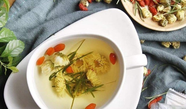 肝毒|枸杞跟它是“绝配”,连喝一周,不仅肾强了,肝也干净了