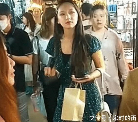 微酸学园这本网络小说断更已7年,却常年在榜上,最后起点只得将其删封!