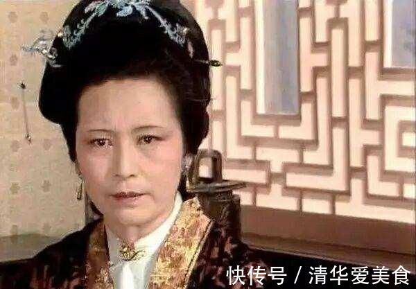 王夫人&面对贫困的刘姥姥,王夫人豪掷100两,贾母为何只送几件旧衣裳?