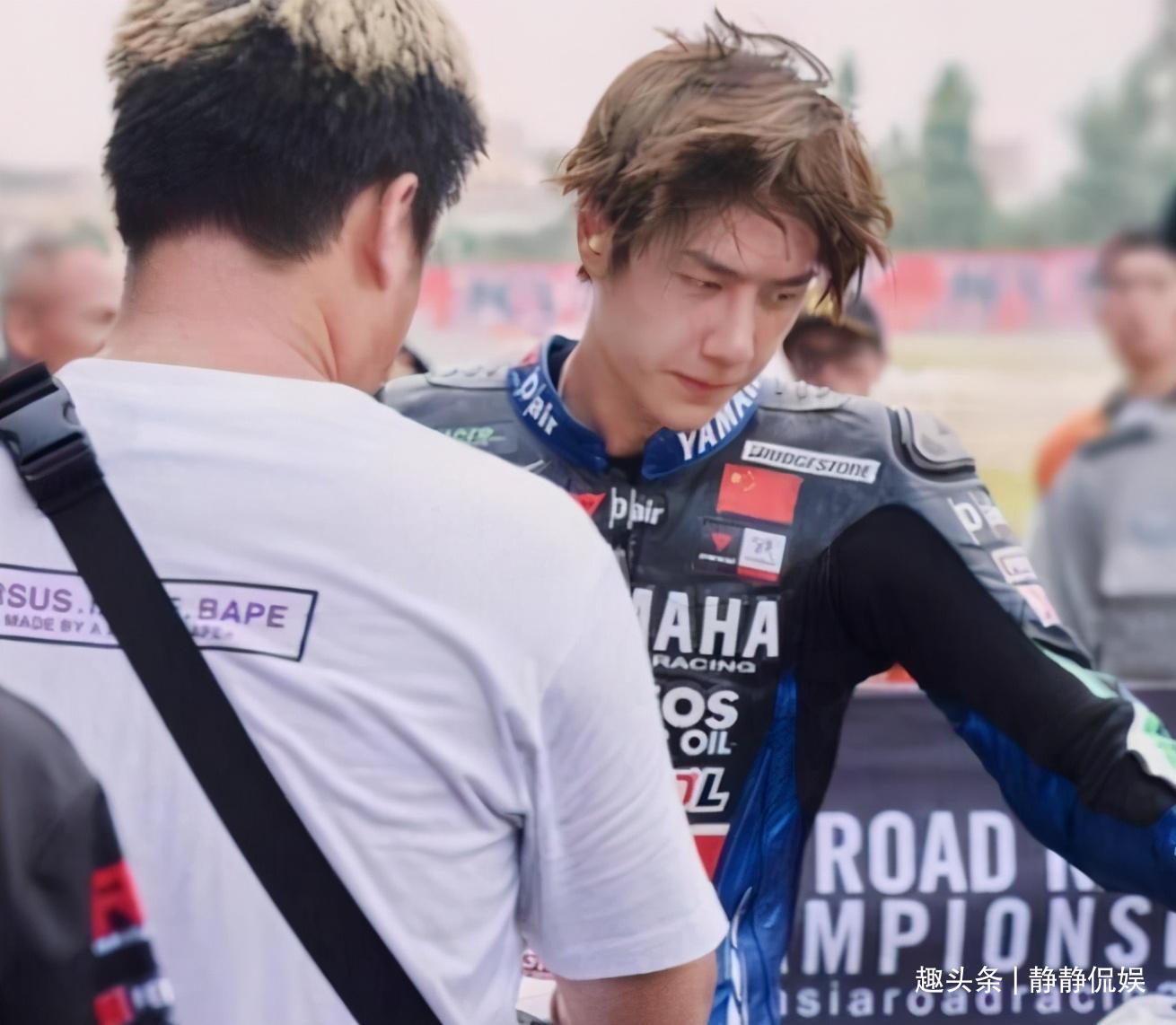 赛车手|王一博事件反转自己失误导致摔车,职业赛车手人设引质疑