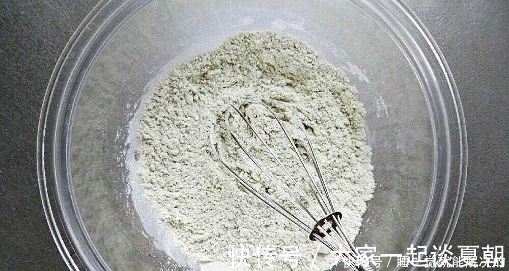 烙了个快手千层饼，细节发朋友圈后火了，网友：好方法！第一次见