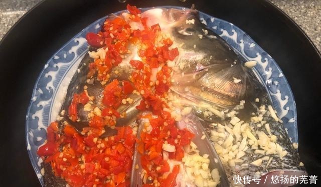 椒鱼头好吃吗这就是你没有注意到这种方法!在家里也可以做到