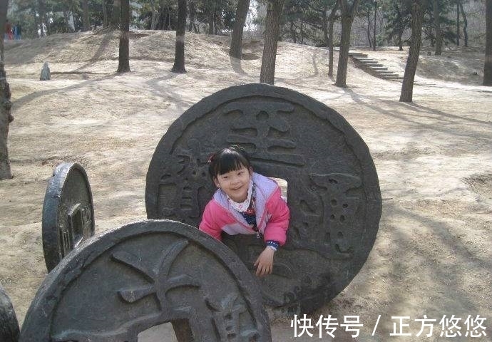 |搞笑图片幽默段子笑话:你们一个个的裹着被子干嘛呢?很冷么?