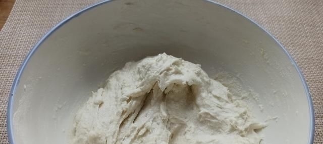 家中有糯米粉的试下这做法，外酥里糯，营养又解馋，比面包好吃