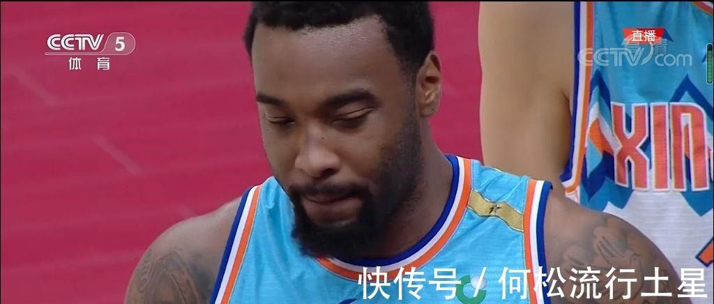 李原宇|张骋宇威尔斯发威,摩尔特里率队紧追,青岛男篮63-52新疆队