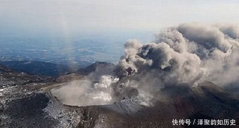 日本火山大爆发300米火山灰铺天盖地驻日美军这下要搬家了 快资讯