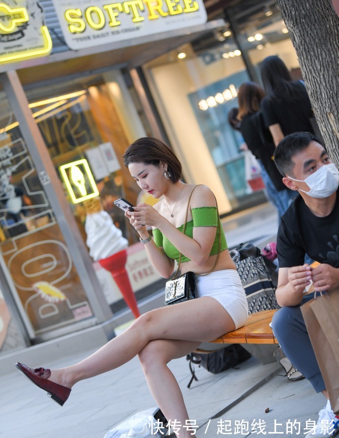 凉爽 微胖小姐姐的夏日穿搭，既清凉又时髦，充满成熟魅力！