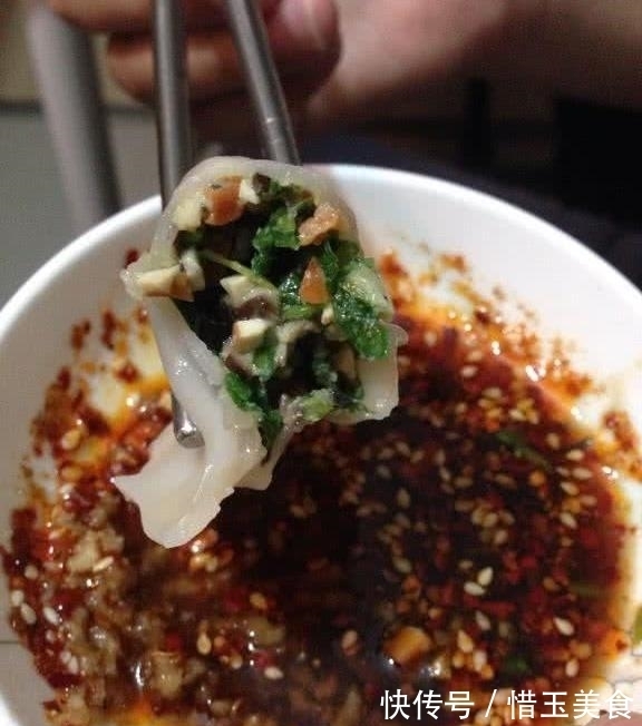 猪肉馅饺子|吃饺子时，酱油醋早过时了，会调这三种“蘸料”的人，才是真吃货