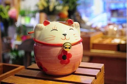 孩子|儿子期末考试得了第一名,宝妈砸开存钱罐给奖励,一锤下去却懵了