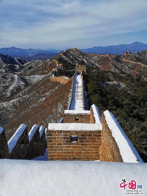 雪映长城三月赏春光 金山独秀江山阅风情