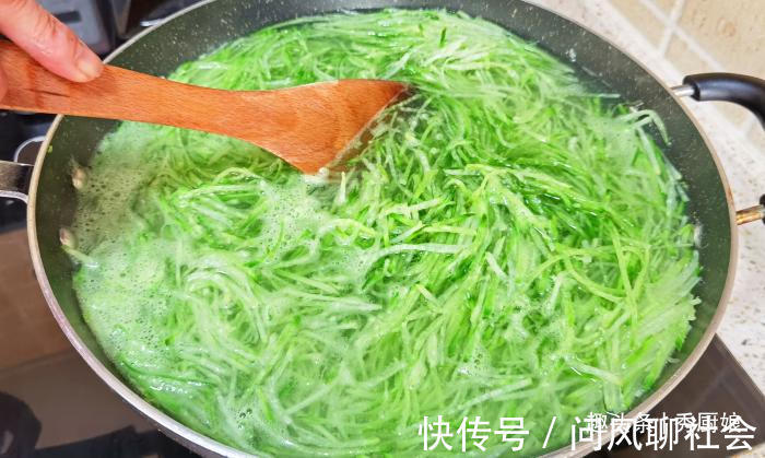 五花肉|萝卜做馅时，有人焯水，有人用盐杀水，教你正确做法，饺子特别香