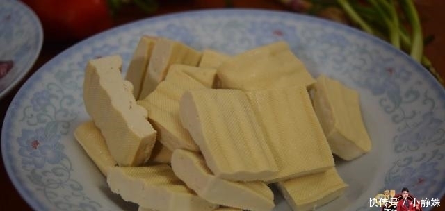 五花肉炒豆腐最好吃的做法,简单美味又下饭,看看你喜欢吃不?