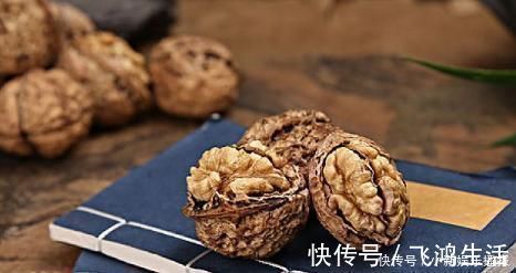 惊喜|女生睡觉前吃个核桃,过不了1周,3个“惊喜”会不请自来