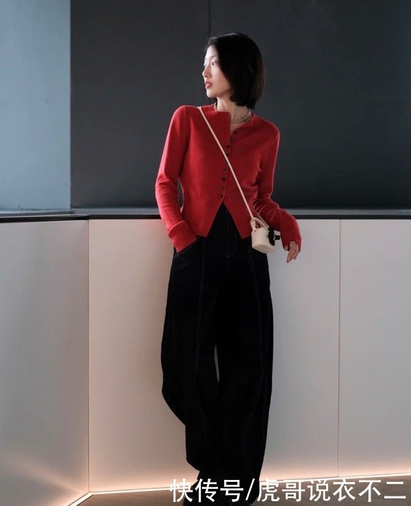 开春惊艳“朋友圈”的穿搭了解一下，每一套都优雅动人，值得借鉴