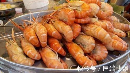 吃虾时,虾头里面是“黄”还是“屎”渔贩告诉你,别再吃错了