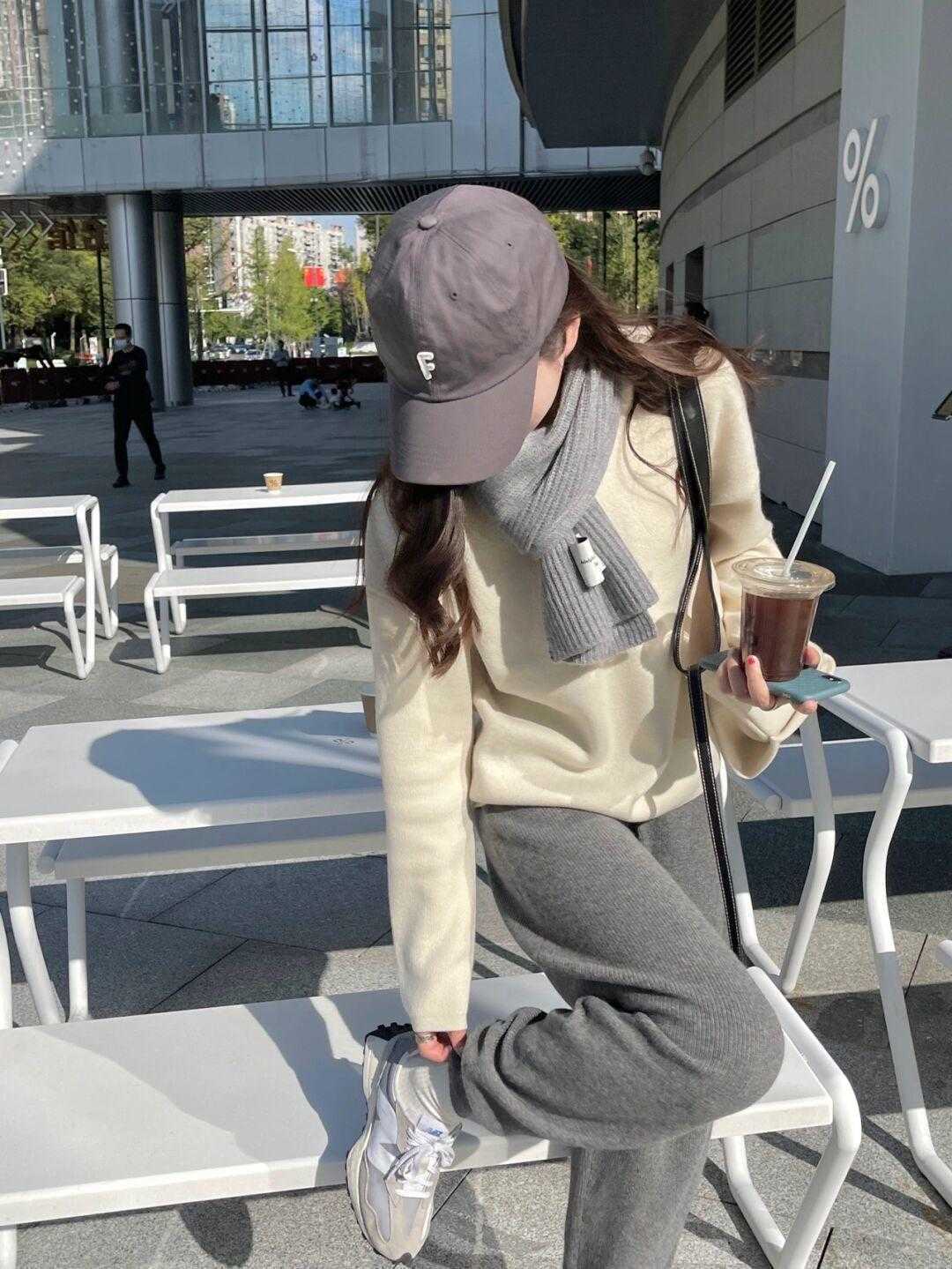 围巾|是时候对围巾下手了!不知道什么颜色不出错的,可以直接码住灰色