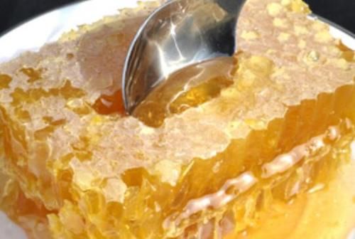 蜂巢蜜有哪些功效，可以提高肝功能提高消化功能