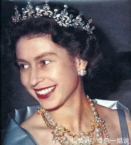 王室|39岁凯特八面玲珑,多次借戴铁公鸡女王私藏珠宝,卡米拉成透明人