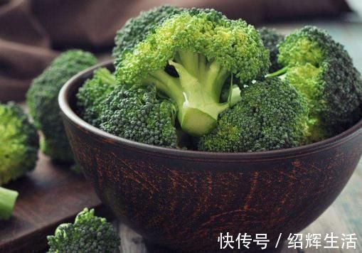 西蓝花|西兰花用清水越洗越脏,教你3个妙招,虫卵污垢全都自动跑出来