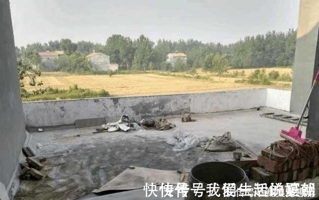 |表哥风光盖农村别墅,如今成全村人的笑话,都是面子惹的祸!