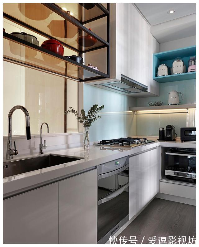 电视柜|她家70㎡,看似简单,却透着艺术家的精致范,小空间的变身术!